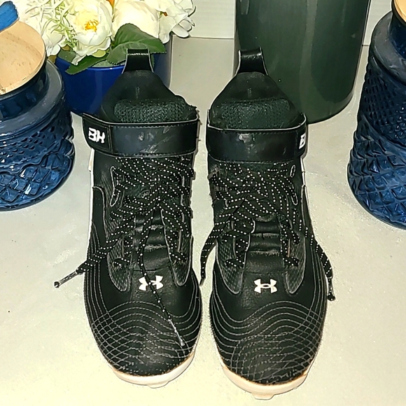 Under Armour Baseball Cleats - Picture 2 of 10